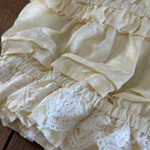 Vintage Style Cream Ruffled Bloomers - Picture 2 of 7